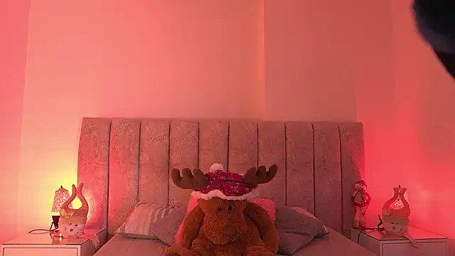 sara lopee1 online show from December 20, 2025, 12:19 pm