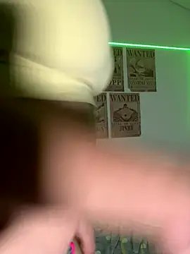 Snapshot of chloe_rockss_ chatting on October 9, 2025, 10:10 pm chloe rockss  online show from October 9, 2025, 10:10 pm