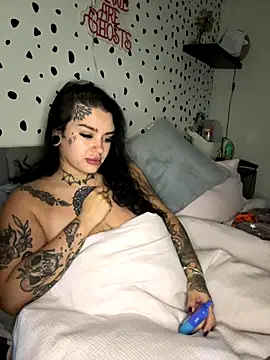 Snapshot of tempzzz12 chatting on October 23, 2025, 8:35 am tempzzz12 online show from October 23, 2025, 8:35 am