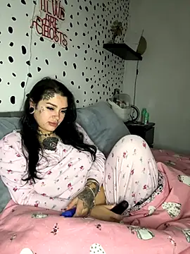 Snapshot of tempzzz12 chatting on October 2, 2025, 7:34 am tempzzz12 online show from October 2, 2025, 7:34 am