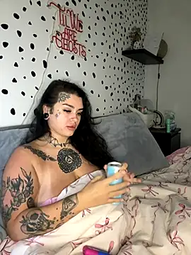 Snapshot of tempzzz12 chatting on October 6, 2025, 8:59 am tempzzz12 online show from October 6, 2025, 8:59 am