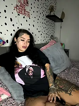 Snapshot of tempzzz12 chatting on October 13, 2025, 7:21 am tempzzz12 online show from October 13, 2025, 7:21 am