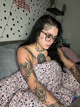 Snapshot of tempzzz12 chatting on October 9, 2025, 9:10 am tempzzz12 online show from October 9, 2025, 9:10 am