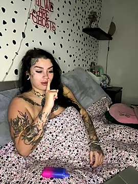 Snapshot of tempzzz12 chatting on October 7, 2025, 7:42 am tempzzz12 online show from October 7, 2025, 7:42 am