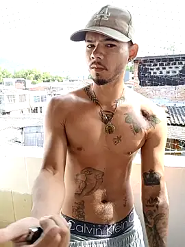 Niick01  online show from October 31, 2025, 1:30 pm