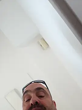 fuocovivo4 online show from February 26, 2026, 11:32 am