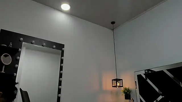 Annyrosee online show from March 7, 2025, 2:46 am