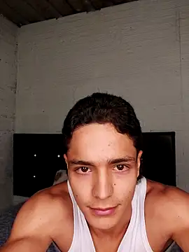 Snapshot of Young_Dominant_777 chatting on February 5, 2025, 5:20 pm Young Dominant 777 online show from February 5, 2025, 5:20 pm