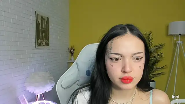 Snapshot of LorettaBigge chatting on January 30, 2025, 12:59 pm LorettaBigge online show from January 30, 2025, 12:59 pm