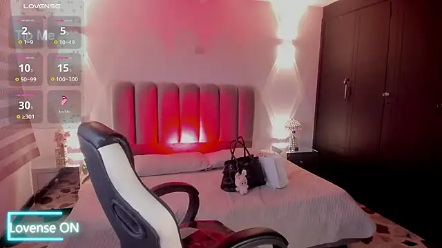 allicemackenzie online show from April 10, 2026, 10:17 pm