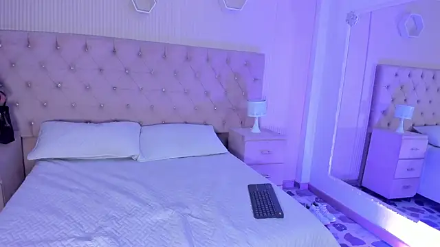 Snapshot of allicemackenzie chatting on September 10, 2025, 9:52 am allicemackenzie online show from September 10, 2025, 9:52 am