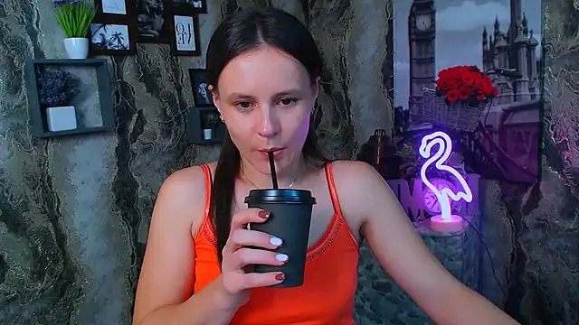 ValeriaHeart  online show from December 3, 2025, 1:21 pm