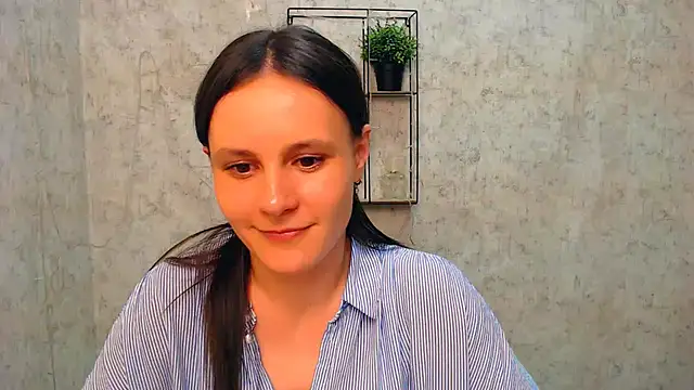 ValeriaHeart  online show from February 21, 2025, 6:48 pm