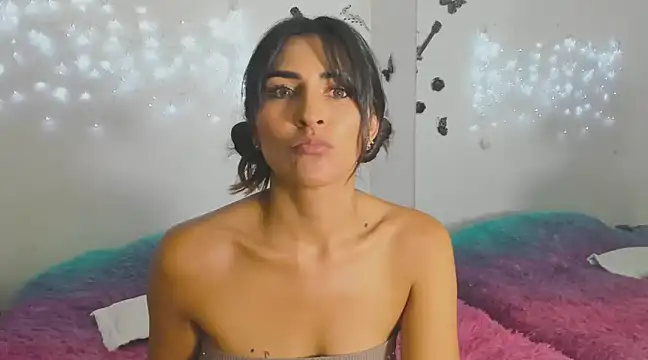 Sofiadelacruz online show from March 16, 2025, 2:21 am