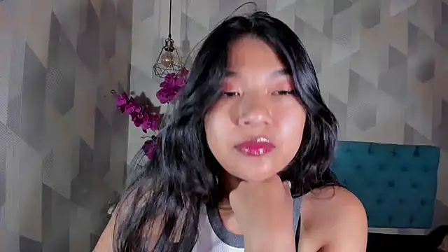 Snapshot of ScarletKray chatting on October 9, 2025, 3:51 am ScarletKray online show from October 9, 2025, 3:51 am