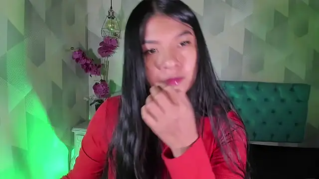 Snapshot of ScarletKray chatting on October 1, 2025, 3:11 am ScarletKray online show from October 1, 2025, 3:11 am