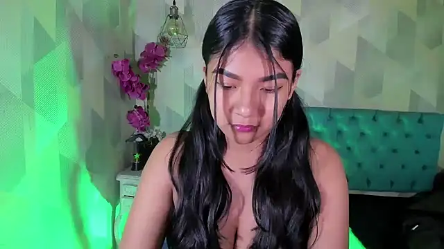 Snapshot of ScarletKray chatting on October 3, 2025, 2:59 am ScarletKray online show from October 3, 2025, 2:59 am