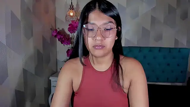 Snapshot of ScarletKray chatting on October 26, 2025, 10:54 pm ScarletKray online show from October 26, 2025, 10:54 pm