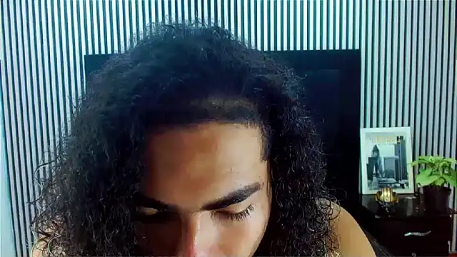 LihanJor 23 online show from September 27, 2025, 12:44 pm