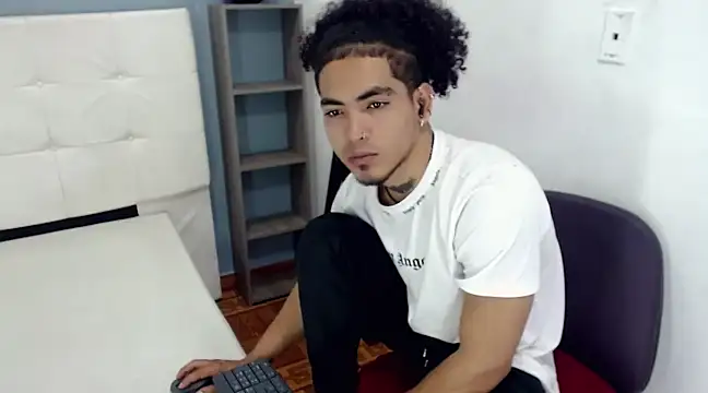 LihanJor 23 online show from February 22, 2025, 3:56 am