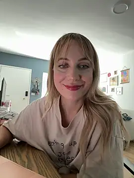 Snapshot of rileylovesyou chatting on September 9, 2025, 10:30 pm rileylovesyou online show from September 9, 2025, 10:30 pm