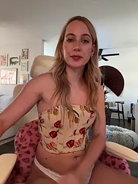 Snapshot of rileylovesyou chatting on October 1, 2025, 11:08 pm rileylovesyou online show from October 1, 2025, 11:08 pm