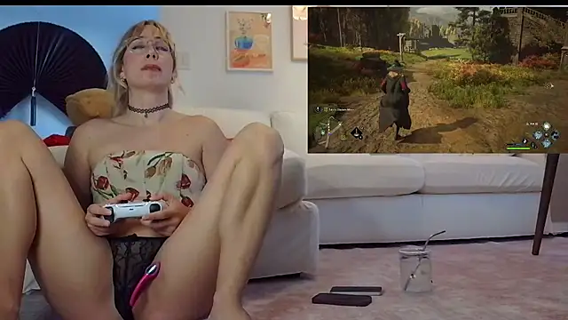 Snapshot of rileylovesyou chatting on October 10, 2025, 12:44 am rileylovesyou online show from October 10, 2025, 12:44 am