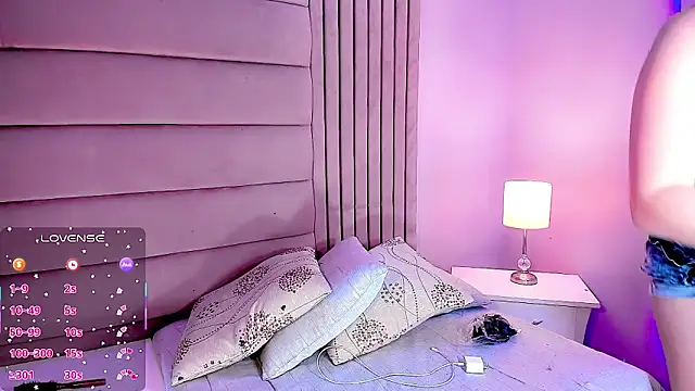 Dalis Hills online show from April 7, 2026, 4:47 am