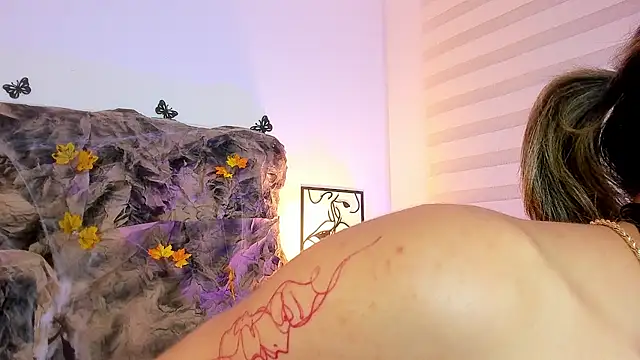 Snapshot of Violetta_Ficher chatting on October 9, 2025, 2:34 am Violetta Ficher online show from October 9, 2025, 2:34 am