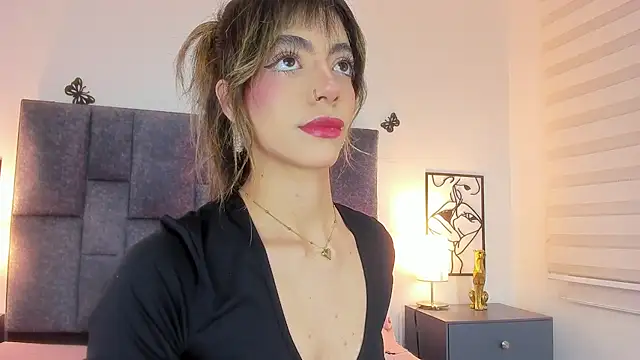 Snapshot of Violetta_Ficher chatting on September 23, 2025, 2:07 am Violetta Ficher online show from September 23, 2025, 2:07 am