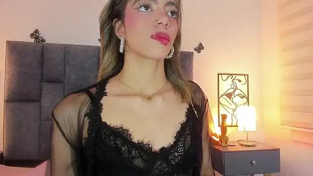 Snapshot of Violetta_Ficher chatting on September 20, 2025, 2:16 am Violetta Ficher online show from September 20, 2025, 2:16 am