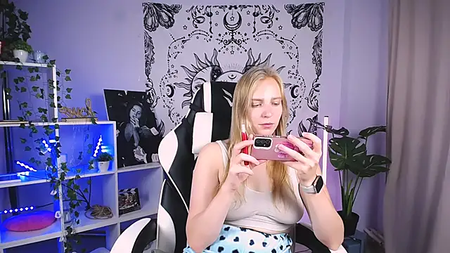 VeronicaAndersen online show from September 18, 2025, 11:02 am