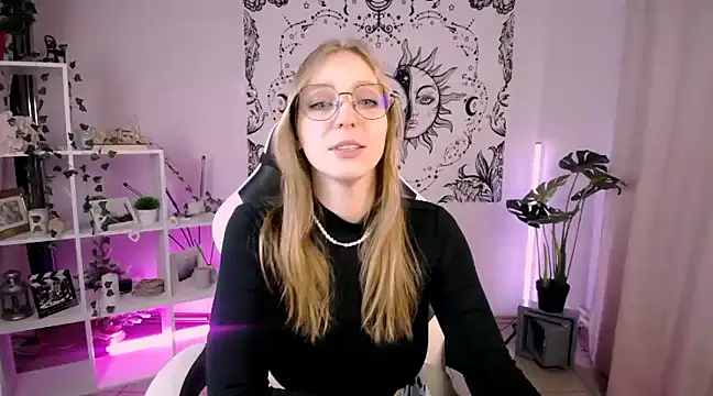 VeronicaAndersen online show from February 28, 2025, 12:32 am