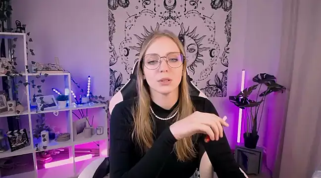 VeronicaAndersen online show from February 25, 2025, 11:26 pm