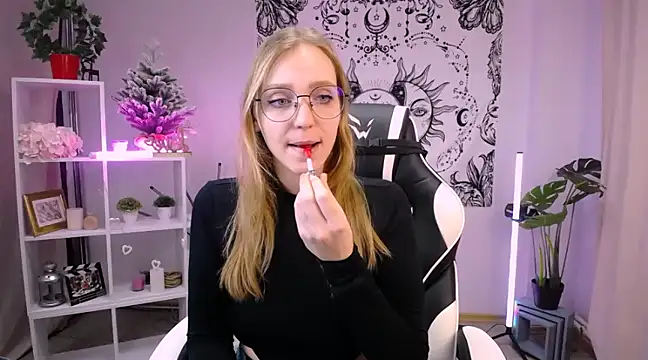 VeronicaAndersen online show from February 13, 2025, 9:30 am