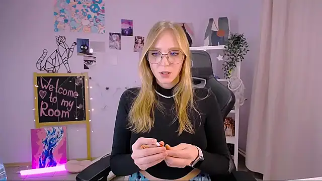 VeronicaAndersen online show from February 19, 2025, 6:21 pm
