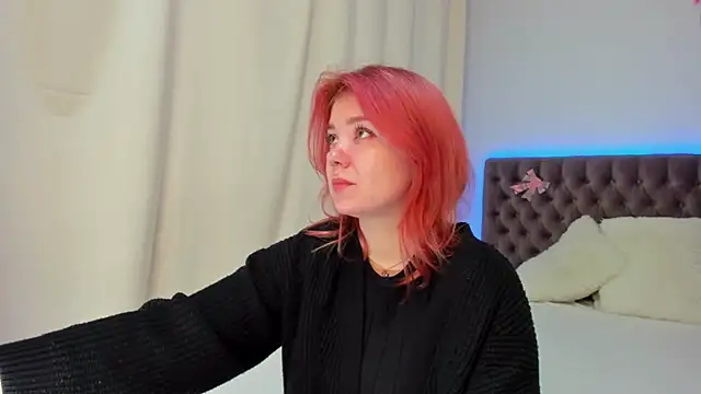 Snapshot of Ella_Mayers chatting on October 26, 2025, 1:22 pm Ella Mayers online show from October 26, 2025, 1:22 pm