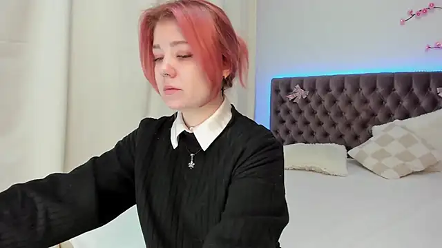 Snapshot of Ella_Mayers chatting on October 30, 2025, 1:31 pm Ella Mayers online show from October 30, 2025, 1:31 pm