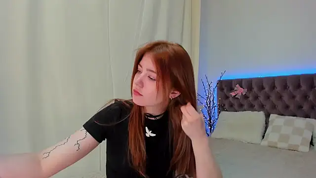Ella Mayers online show from March 20, 2025, 12:19 am