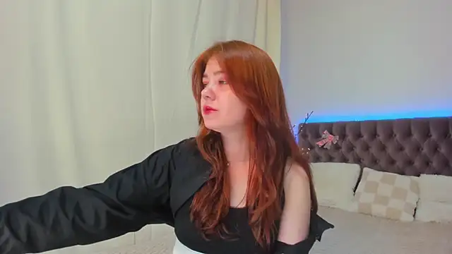 Ella Mayers online show from March 15, 2025, 9:16 pm