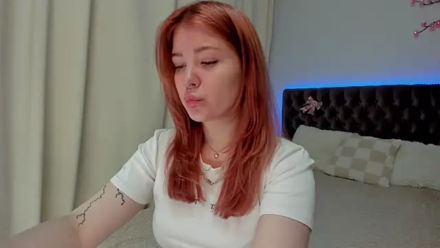 Snapshot of Ella_Mayers chatting on September 20, 2025, 12:32 pm Ella Mayers online show from September 20, 2025, 12:32 pm