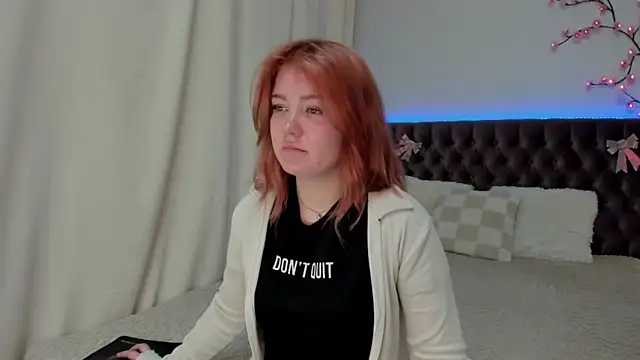 Snapshot of Ella_Mayers chatting on September 22, 2025, 12:22 pm Ella Mayers online show from September 22, 2025, 12:22 pm