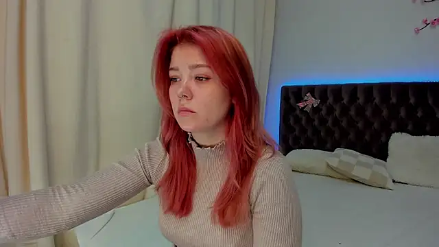 Snapshot of Ella_Mayers chatting on October 2, 2025, 12:19 pm Ella Mayers online show from October 2, 2025, 12:19 pm