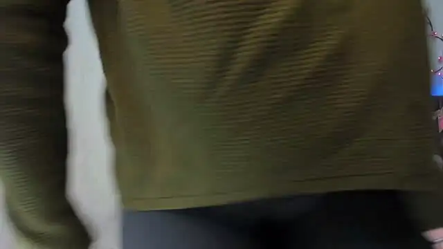 Snapshot of Ella_Mayers chatting on November 1, 2025, 1:38 pm Ella Mayers online show from November 1, 2025, 1:38 pm