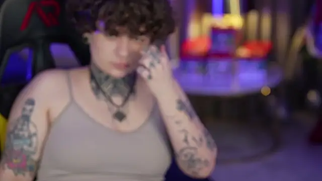 Snapshot of Adell_054 chatting on February 2, 2025, 12:13 pm Adell 054 online show from February 2, 2025, 12:13 pm