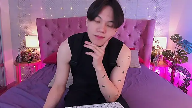 Snapshot of just_gay_ chatting on March 8, 2025, 1:25 pm just gay online show from March 8, 2025, 1:25 pm