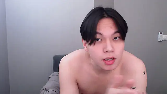 Snapshot of just_gay_ chatting on February 26, 2025, 12:30 am just gay online show from February 26, 2025, 12:30 am