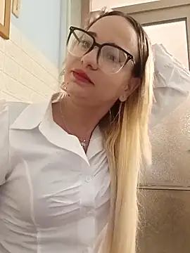 Mia RainX online show from April 19, 2026, 2:12 am