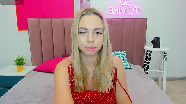 Snapshot of TessaAdorable chatting on October 11, 2025, 1:28 am TessaAdorable online show from October 11, 2025, 1:28 am