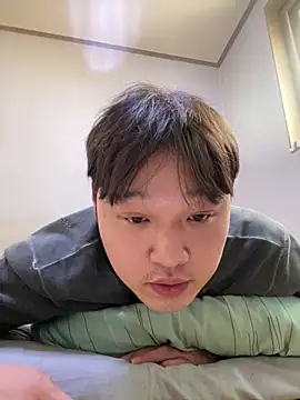 offwhite777 online show from February 22, 2025, 1:33 am